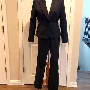 Antonio Melani Ladies Size 6 Suit